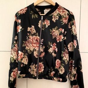 Floral bomber jacket 🧥